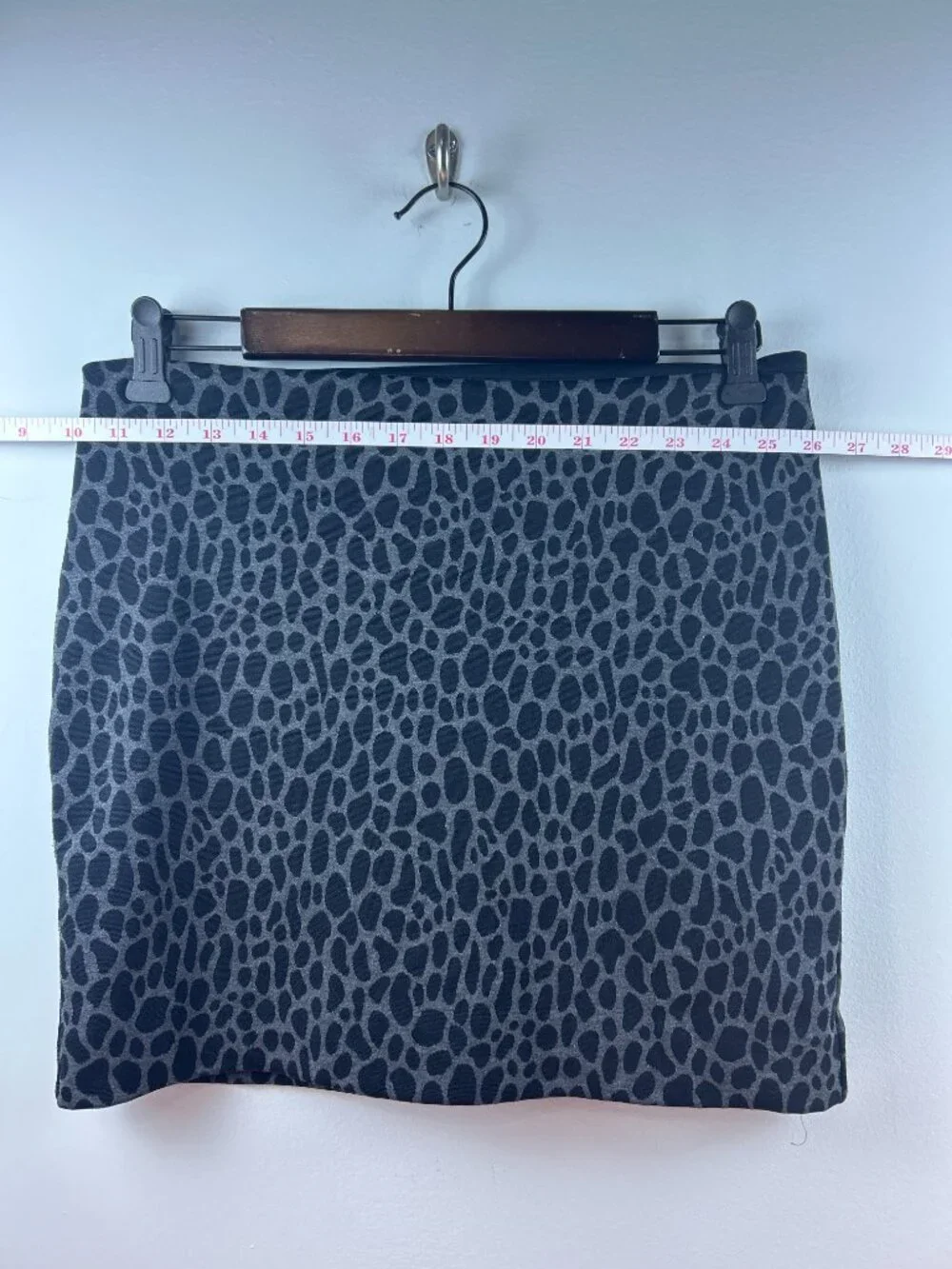 Banana Republic Petite Leopard Print Pencil Skirt Size 4P